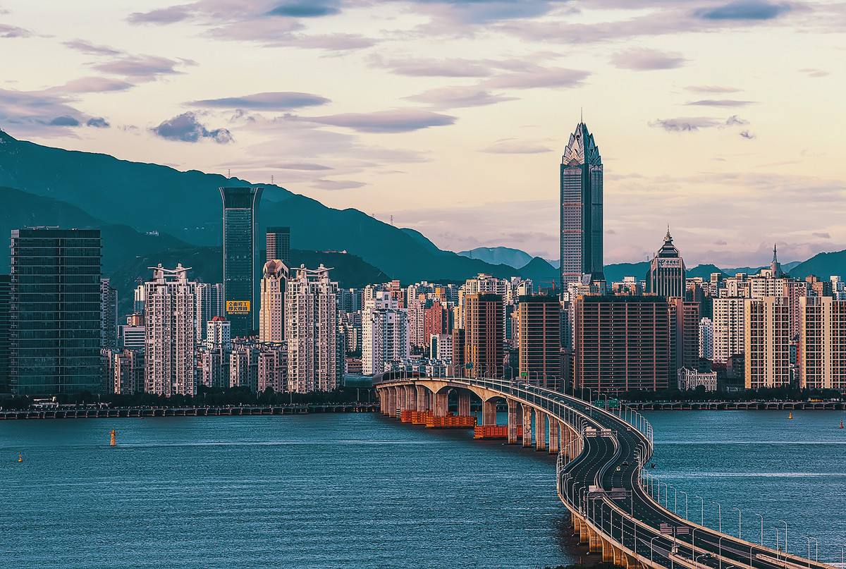 秦皇岛夏日记忆，友情与陪伴的温馨篇章